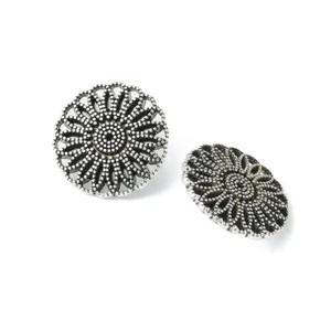 10 Round Antique Silver Tone Metal Shank Button with Flower Design 17mm - Picture 1 of 3