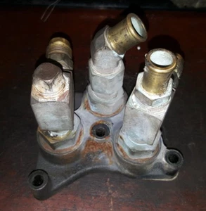 PACCAR MX 13 FUEL DIVERTER BRACKET 1786143 - Foto 1 di 5