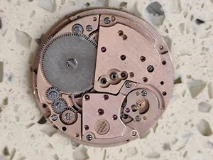 Omega Cal 1012 unvollständiges Uhrwerk Teile passend für Omega 1010/1020/1022 gebraucht - Bild 1 von 5