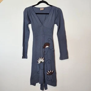 Synergy Kleid Damen mittelblau Blumen bestickt Langarm Wickel Rücken Boho - Bild 1 von 5