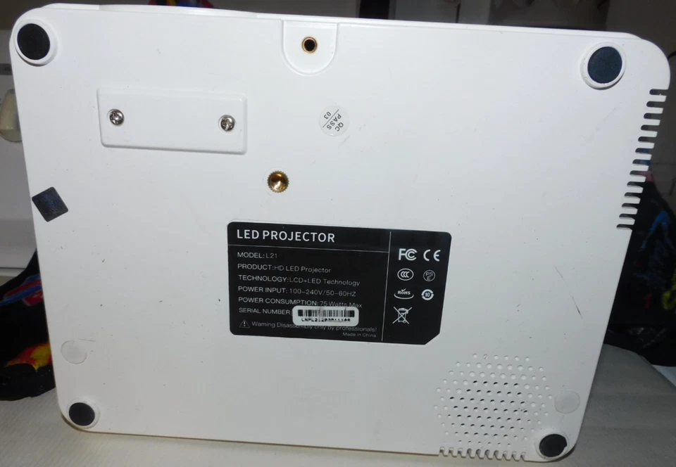 DBPOWER  LED PROJECTOR  MODEL L21  WHITE   **** NO REMOTE **** - Image 1 of 4