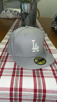 Gorra New Era Gris La Dodgers Talla 7 Ajustada ☼ Foto 1 de 3