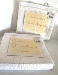 Linens-n-Things Floral Bouquet Matelasse White Standard Textured Sham. Vintage. - Picture 1 of 12