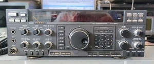 Yaesu FT-990 con p.s.u e accordatore interni - ROM version 1.3 - Afbeelding 1 van 6