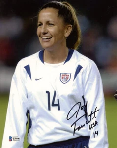 JOY FAWCETT SIGNED AUTOGRAPHED 8x10 PHOTO TEAM USA SOCCER LEGEND BECKETT BAS - Picture 1 of 2