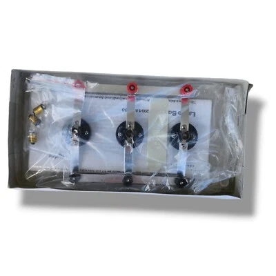 Placa de circuito eléctrico paralelo científico con barras de bus, lámparas e instrucciones Foto 1 de 4