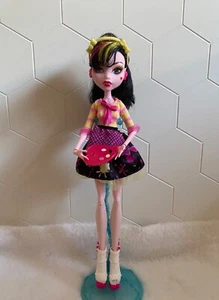 Monster High - Muñeca Draculaura Clase Artística - Imagen 1 de 6