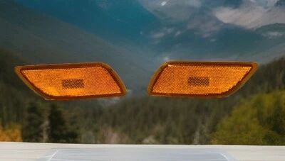 Conjunto de luzes indicadoras laterais Ford Focus 2000-07 - Regular TYC 12-5155B. 12-5156B - Imagem 1 de 4