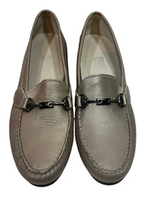 Munro Women's Taupe Metallic Leather Kimi Loafers M555041 Size 9 Narrow Flats - Picture 1 of 7