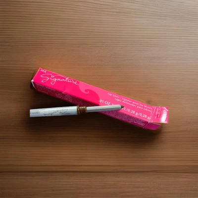Mary Kay Signature Lip Liner (Cinnamon) .01 Oz. #012472  NIB NEW - Image 1 of 3