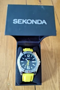 Sekonda 3328 Mens Diver WR200m Black Dial Yellow Strap Watch RRP £50 - Picture 1 of 4