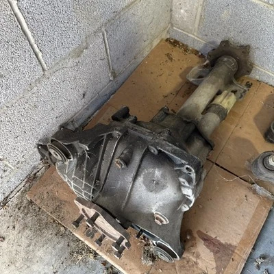 Chevy NP241C Transfer Case – 4x4 Manual Shift – OEM GM - Imagem 1 de 2