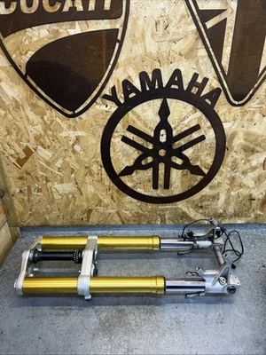 Horquillas y yugos Aprilia RSV 4 2012 estado limpio  Foto 1 de 4