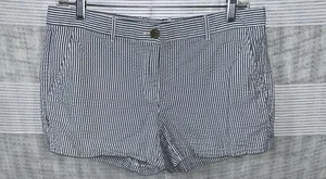 GAP Womans Sz 4 Shorts Stripes Pockets Mid Rise Stretch Inseam 2.5” White Blue - Picture 1 of 3