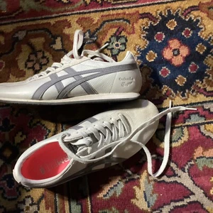 onitsuka tiger Stripes Euro 39.5 - Picture 1 of 6