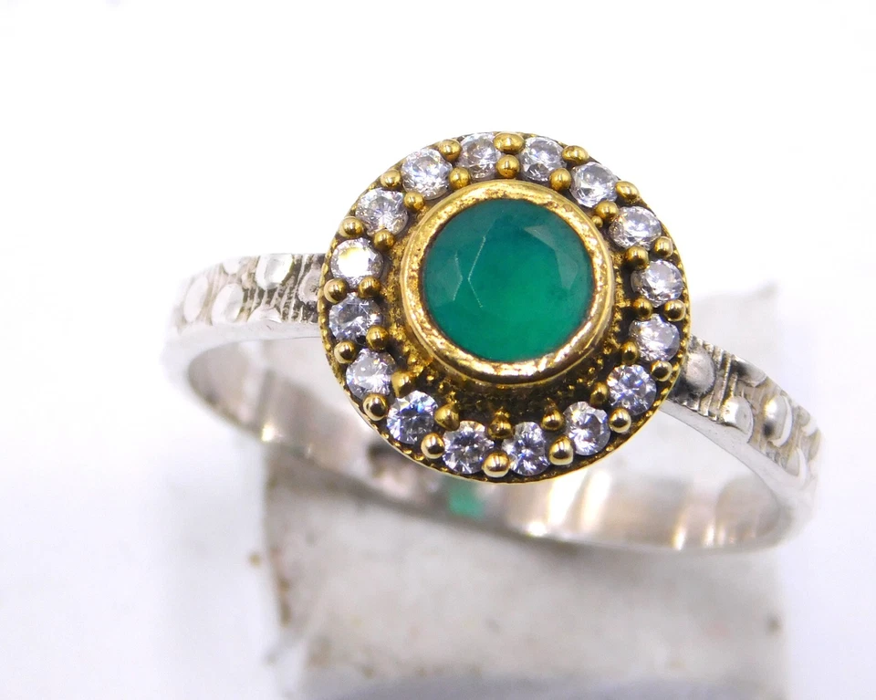 2.70 Gm 925 Sterling Silver Created Emerald & C.Z. Stone Fine Ring Size 9" US - Image 1 of 4