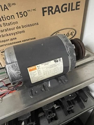 Motor Industrial Dayton 3 N693BD 2.0 HP 3 PH Volts:208-230/460 HZ:60/50 - Imagem 1 de 4