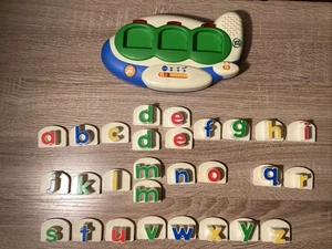 LeapFrog Magnet Letter Word Builder Airplane Jet Plane Scout ABC Fridge Phonics - Picture 1 of 5