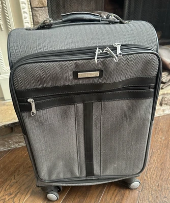 Hartmann Herringbone Deluxe Journey Spinner Luggage Suitcase 20’’ Gray 4 wheel - Image 1 of 4