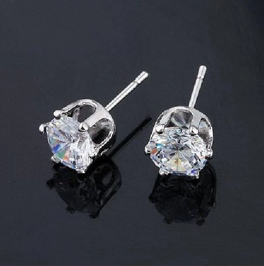 Orecchini Uomo Donna a Spina Color-Argento Chiaro Strass Corona Zirconia 5 MM Ø - Immagine 1 di 1