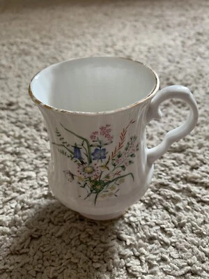 Montfort Biltons Staffordshire Fine bone China  England Cup Mug Lovely Design GC - Image 1 of 4