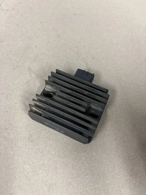 11 08-16 2008 Yamaha YZF R6 R6R Regulator Rectifier OEM Good #0016 - Image 1 of 4