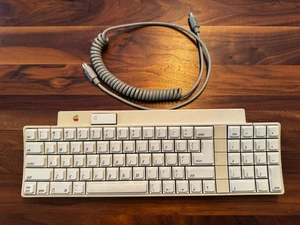 Clavier bus de bureau Apple avec câble pour Apple IIGS TESTÉ A9M0330 658-4081 - Photo 1/3
