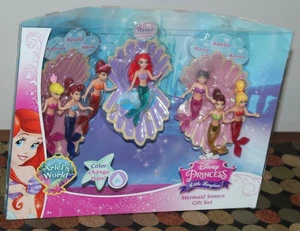 MATTEL NRFP DISNEY PRINCESS Little Mermaid Sisters ARIEL'S WORLD Color Change! - Imagen 1 de 2