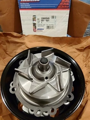 NUEVA BOMBA DE AGUA GM OEM 14-20 Escalade Silverado Sierra 12692045 251-821 AC Delco Foto 1 de 4