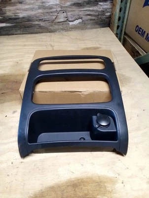 Jeep Liberty 2003-2007 bisel de control de clima 12 V negro con Cubby Foto 1 de 2