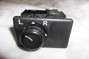 95-2000 maxima Pathfinder Xterra side Mirror Control Adjustor Switch 25570-31U10 - Picture 1 of 4