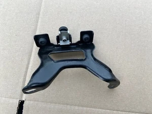 SOPORTE BOTELLA REFRIGERANTE AUDI TT MK1 SEAT LEON CUPRA R Y BUEN TORNILLO 8N0103946A - Imagen 1 de 3