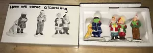 Department 56 1990 Original Snow Village - "HERE WE COME A'CAROLING" 5161-6 3PC - Bild 1 von 15
