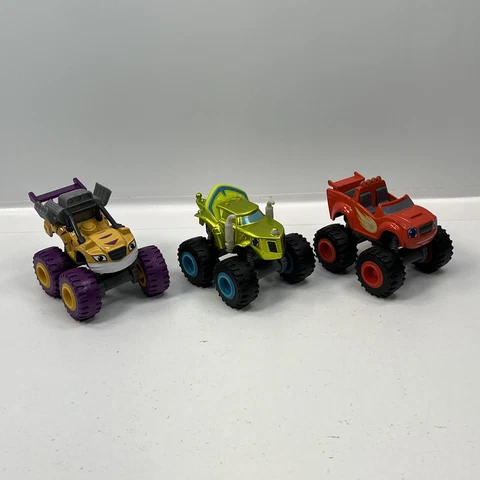 Blaze And The Monster Machines Lot of 3  Blaze Red  Zeg Dinosaur  Tiger Stripes Cover