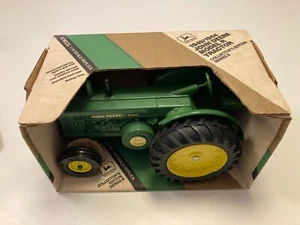 Ertl John Deere model R collectors edition series 1/16 tractor. Mint in box. - Picture 1 of 8