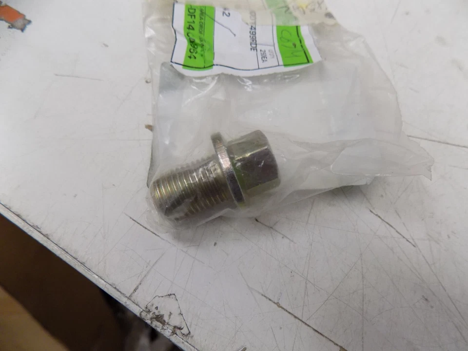 Enchufe de sumidero original Land Rover Freelander 2.0 diésel M47 LYP101630L Foto 1 de 1