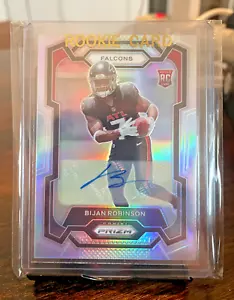 2023 Panini Prizm Bijan Robinson Argento Prizm RC Atlanta Falcons 305 - Foto 1 di 2