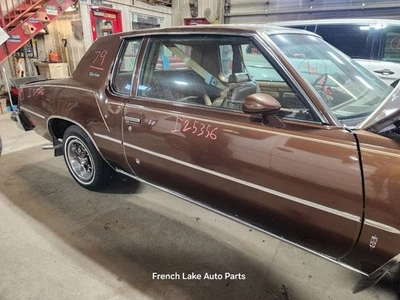 Conjunto de puerta delantera derecha pasajero manual marrón se adapta a 78-80 CUTLASS 1271875 Foto 1 de 4