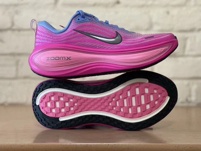 Nike Vomero Plus Zapatos para Correr Royal Pulse Rosa Gris HV8154-400 Mujeres Talla 9.5 Foto 1 de 4