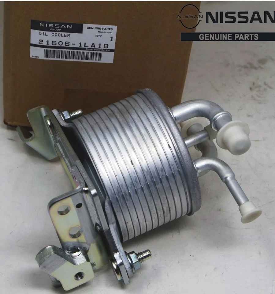 Nissan Trans Cooler 21606-1LA1B Aceite OEM 216061LA1B Titan Armada NV VK56VD NUEVO Foto 1 de 1