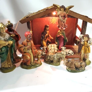 Vintage 12-teiliges Krippenset mit großen Figuren, Spieluhr & Licht; Made in Japan - Bild 1 von 18