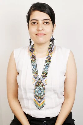 Conjunto de collar y pendientes de cuentas de semillas coloridas hechos a mano - Joyería con cuentas boho chic Foto 1 de 2