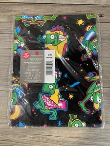Vtg. American Greetings Gift Wrapping Paper Frogs With Skateboards Sheets NOS - Picture 1 of 2