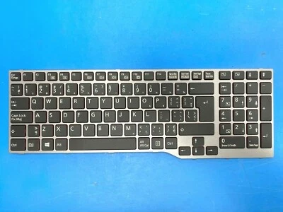 Teclado Fujitsu Celsius H760 e H770 canadense bilíngue inglês francês - Imagem 1 de 3