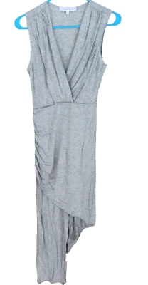 Vestido midi envolvente con funda Vanity Room asimétrico talla mini pequeña tejido sin mangas Foto 1 de 4