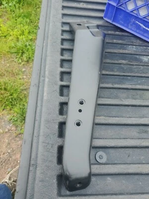 1975 1979 Corvette Bumper Outer Brace Front Passenger RH Bracket OEM Foto 1 de 4