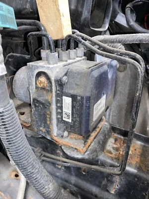 Conjunto de bomba y motor ABS usado se adapta a: montaje Dodge Durango 2012 sin adaptador Foto 1 de 4