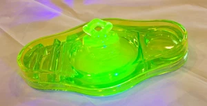 1920's Cambridge Green & Yellow Uranium Glass Vanity Compact With Lid - Picture 1 of 12