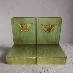 Juego vintage de sujetalibros de madera con emblemas de American Eagle de metal. 6x7 - 1,12 lb ea - Imagen 1 de 8