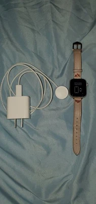 Apple Watch SE 2nd Gen 40mm Silver Unlocked  Pink Band MNT33LL/A - Image 1 of 4